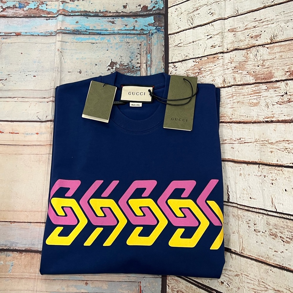 Gucci Mirror Men Tshirt Size M!!! Oversized
